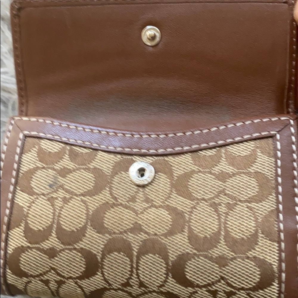 3x4in bifold Coach wallet - Picture 7 of 10